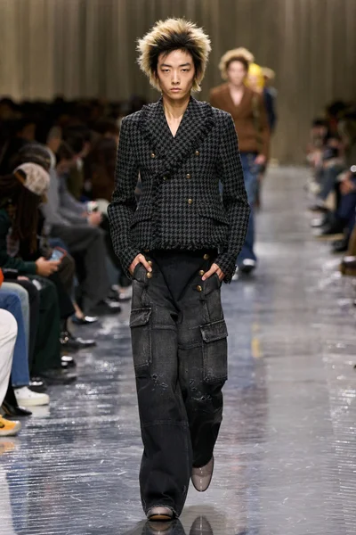Look 4